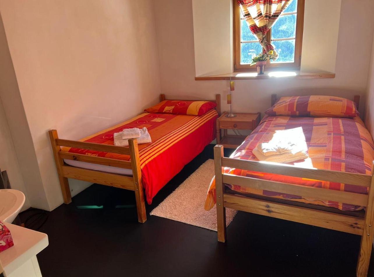 فندق Chasa Crusch سنت المظهر الخارجي الصورة